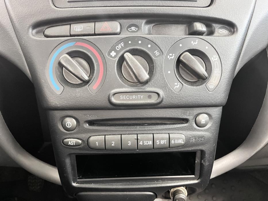 Toyota Yaris Verso 2002
