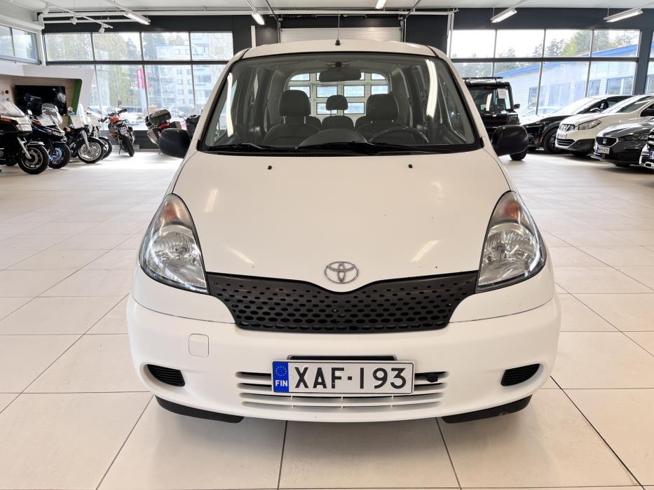 Toyota Yaris Verso 2002
