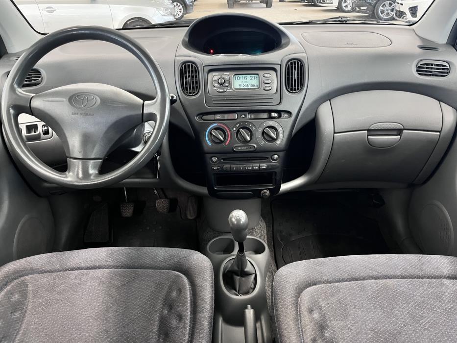 Toyota Yaris Verso 2002
