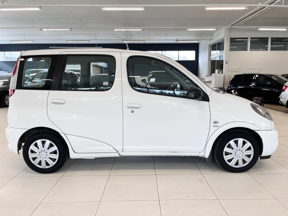 Toyota Yaris Verso 2002