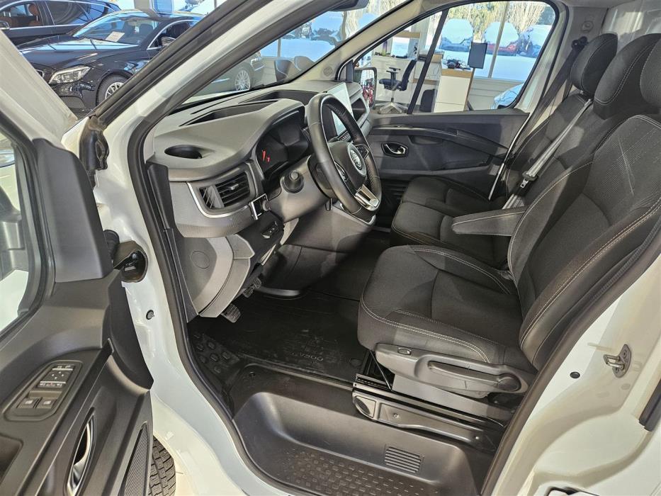 Nissan Primastar 2024