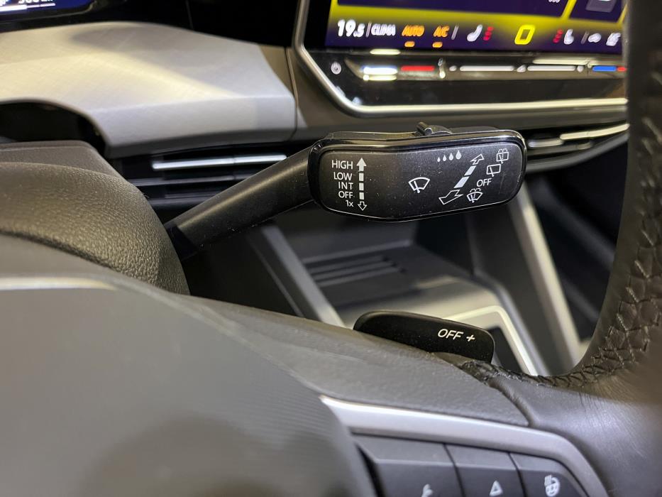 Volkswagen Golf 2025