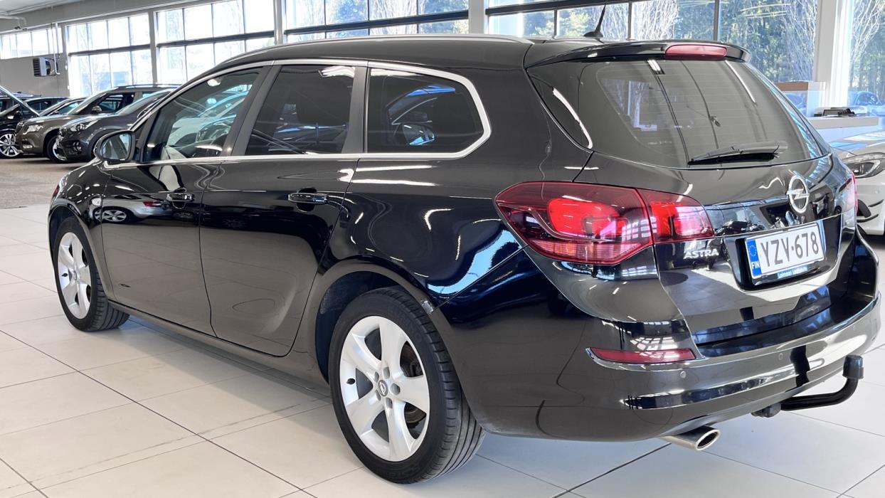Opel Astra 2011