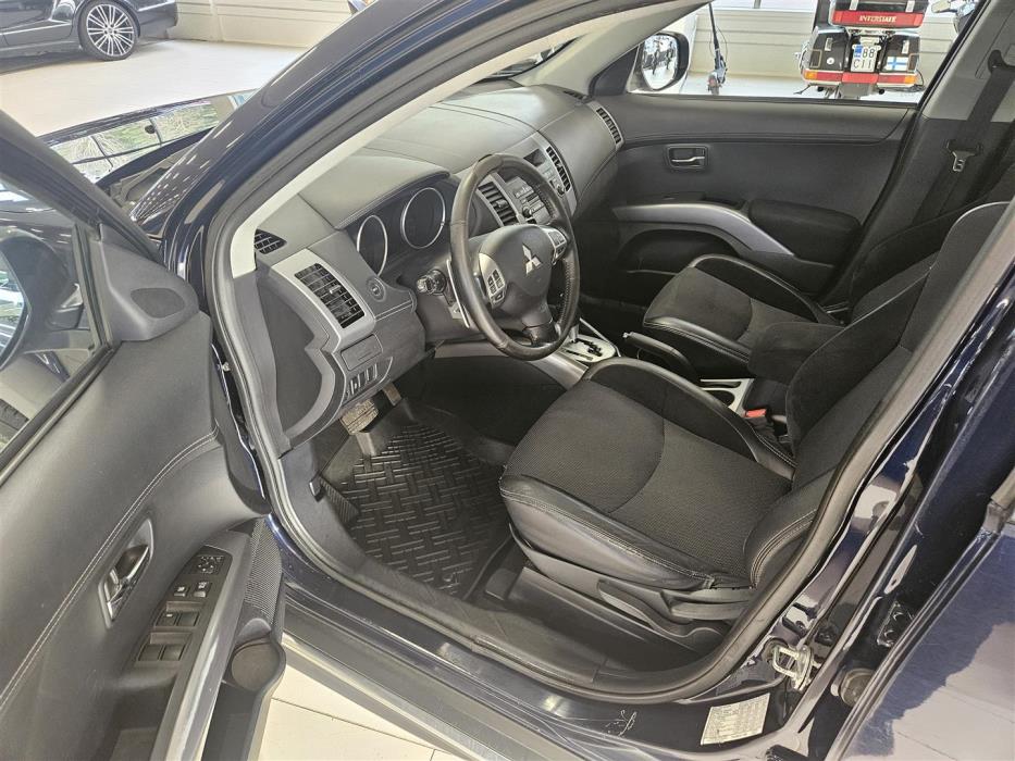 Mitsubishi Outlander 2011