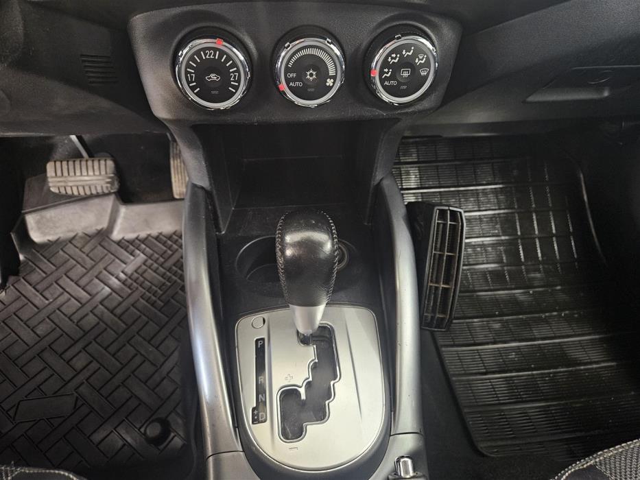 Mitsubishi Outlander 2011