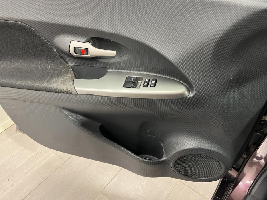 Toyota Urban Cruiser 2012