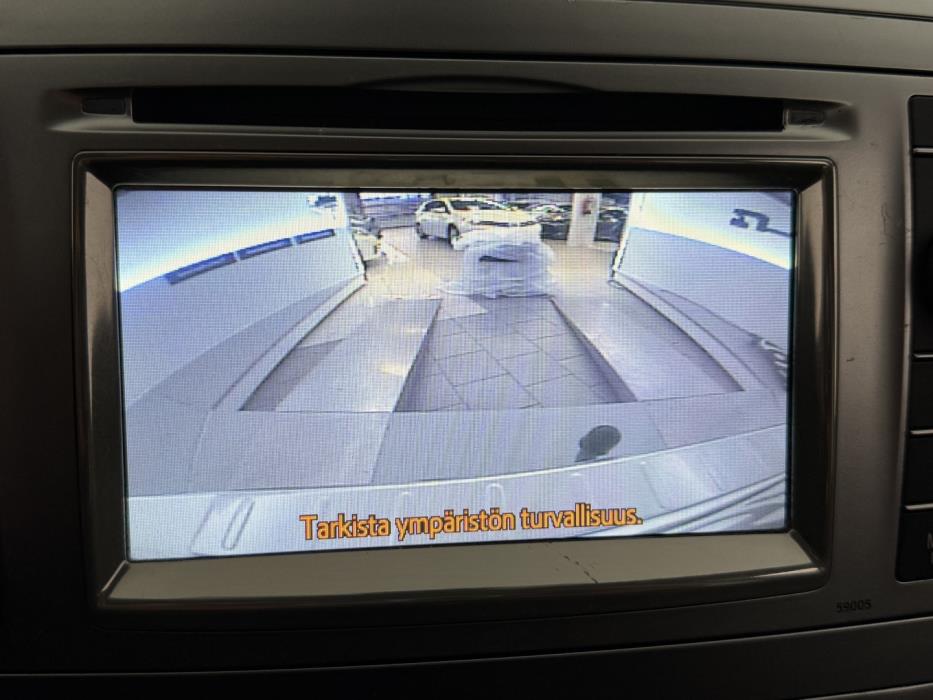 TOYOTA Avensis 2012