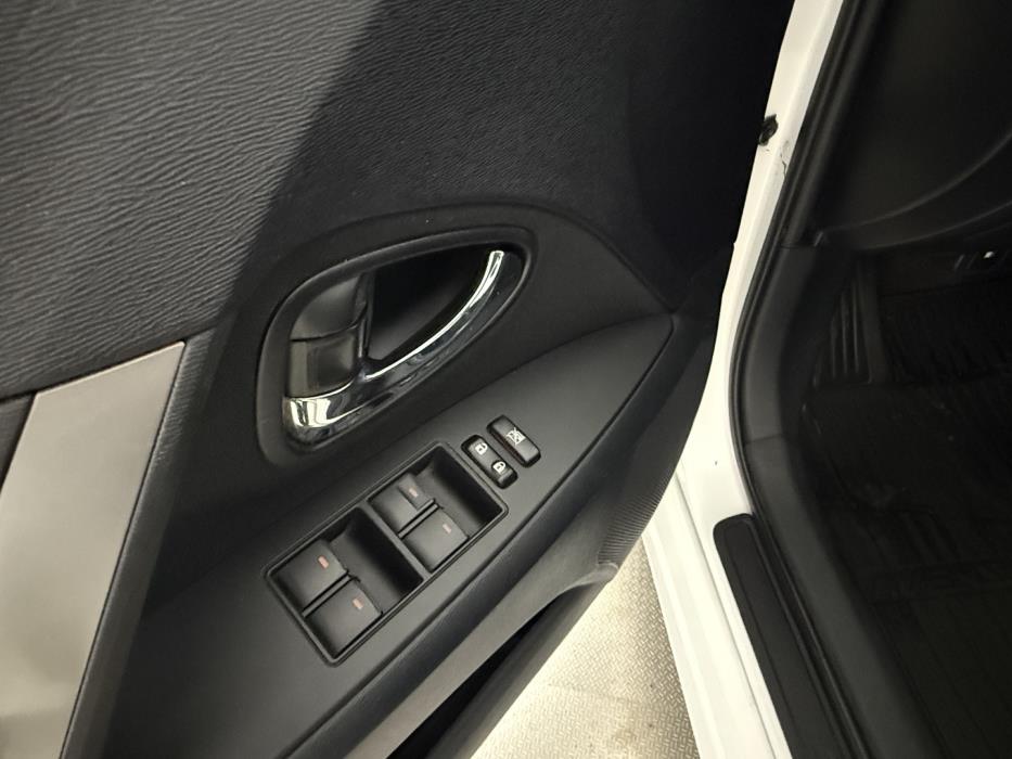 TOYOTA Avensis 2012