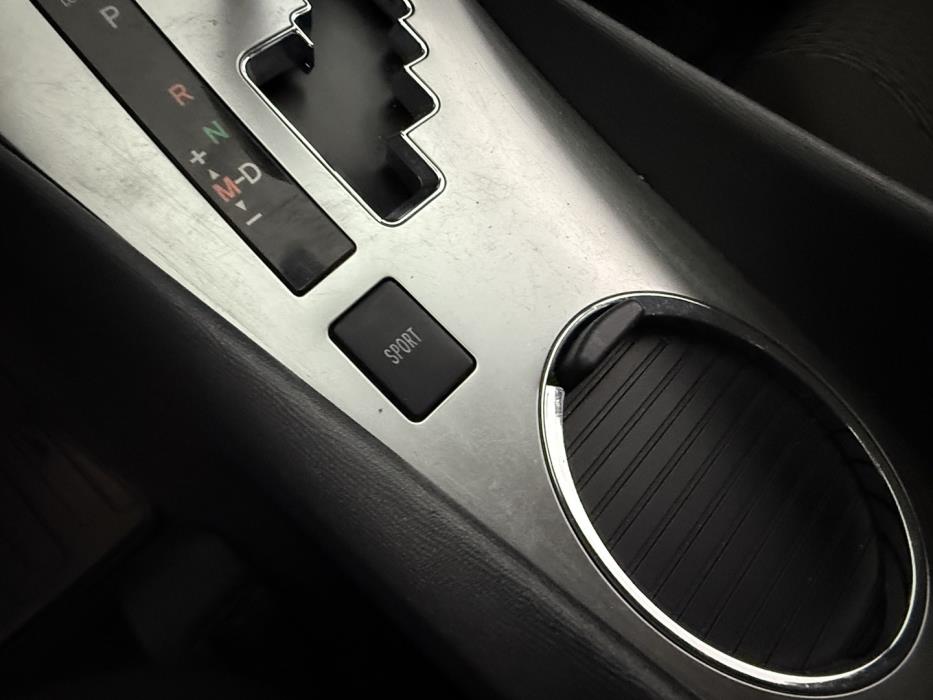 TOYOTA Avensis 2012