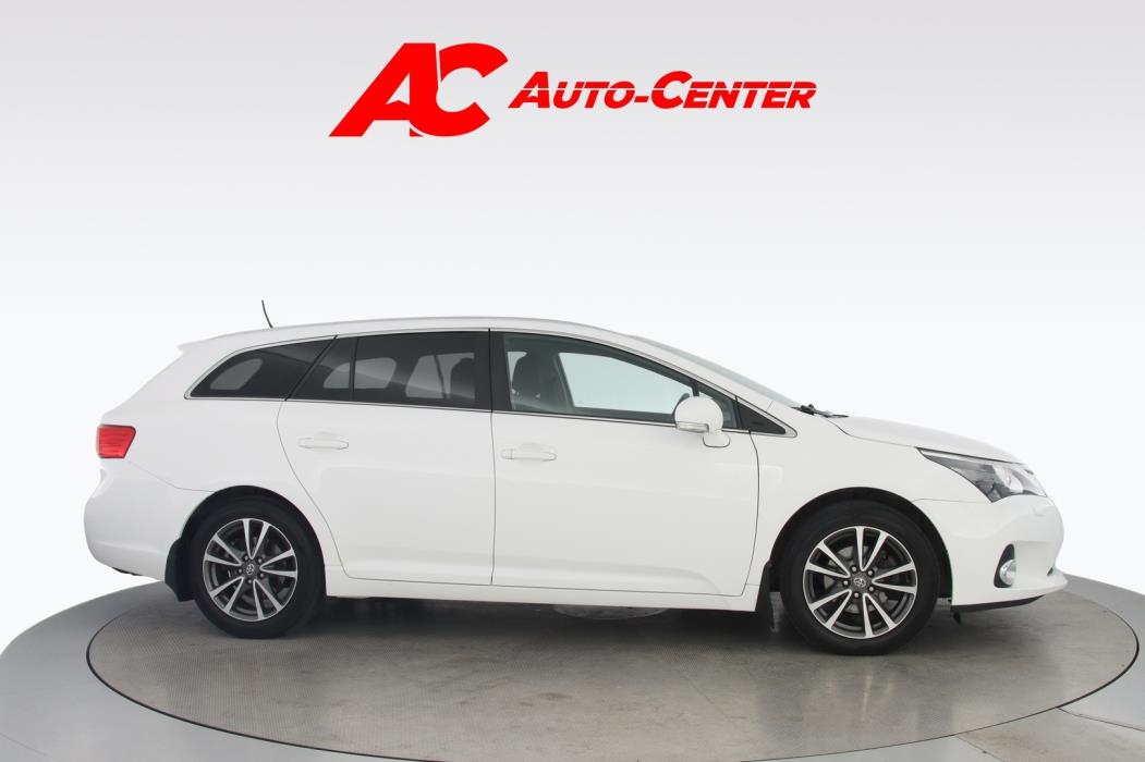 TOYOTA Avensis 2012
