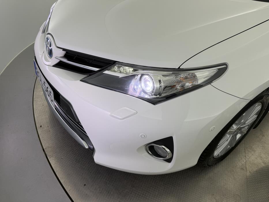 TOYOTA Auris 2015