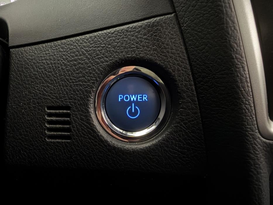 TOYOTA Auris 2015