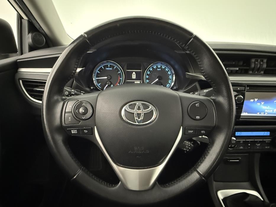 TOYOTA Corolla 2015
