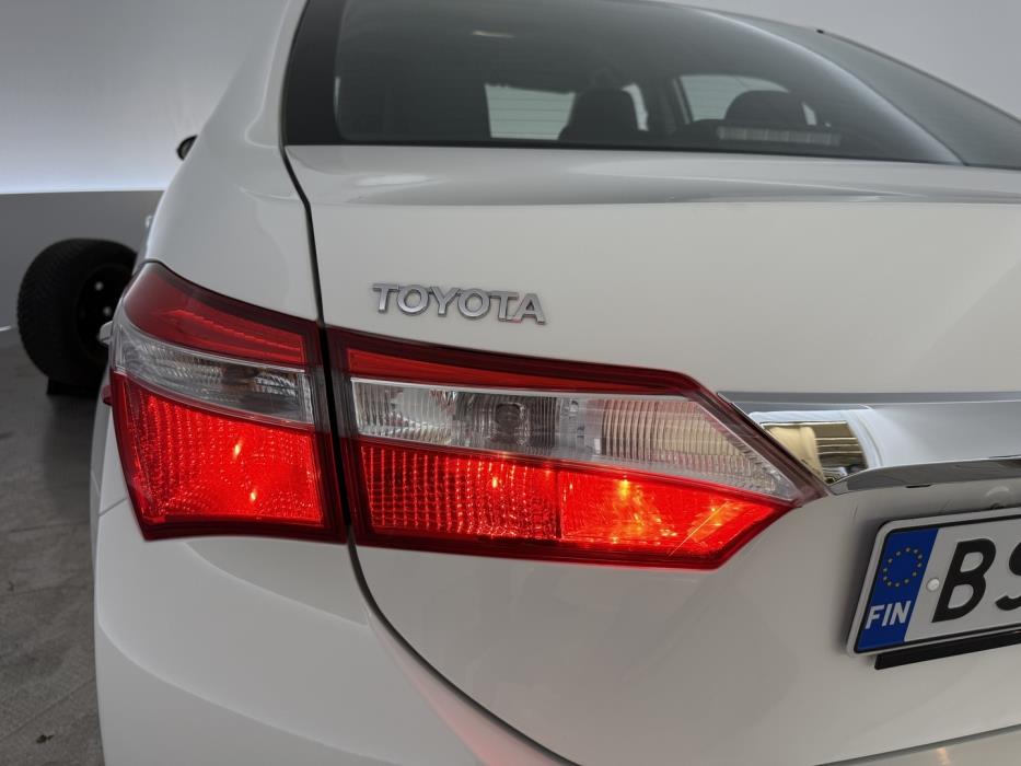 TOYOTA Corolla 2015