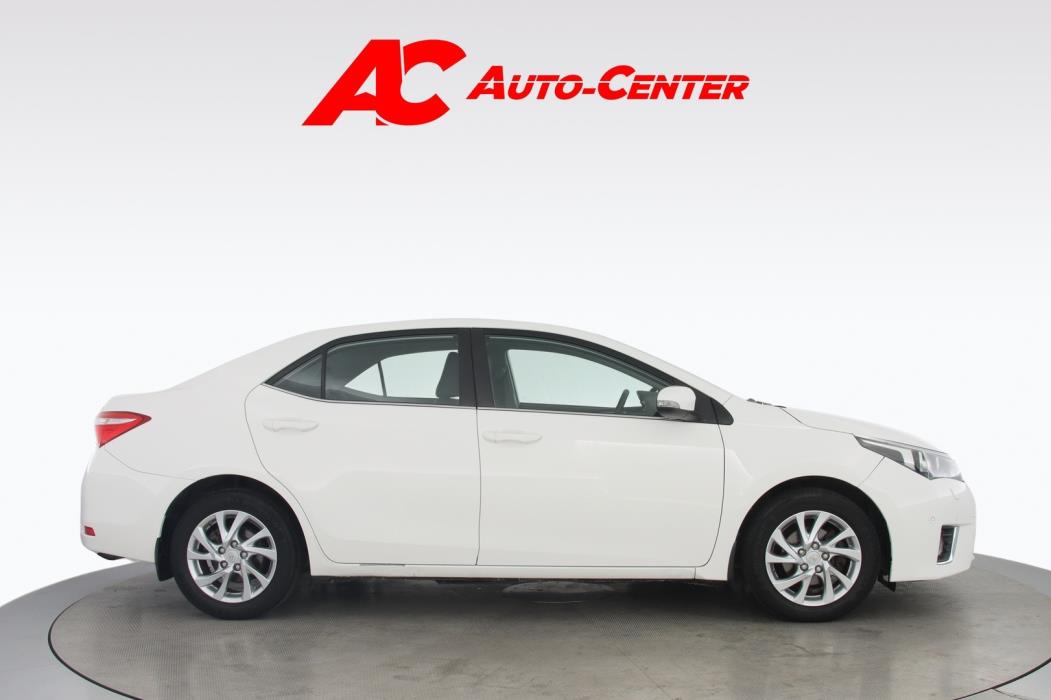 TOYOTA Corolla 2015