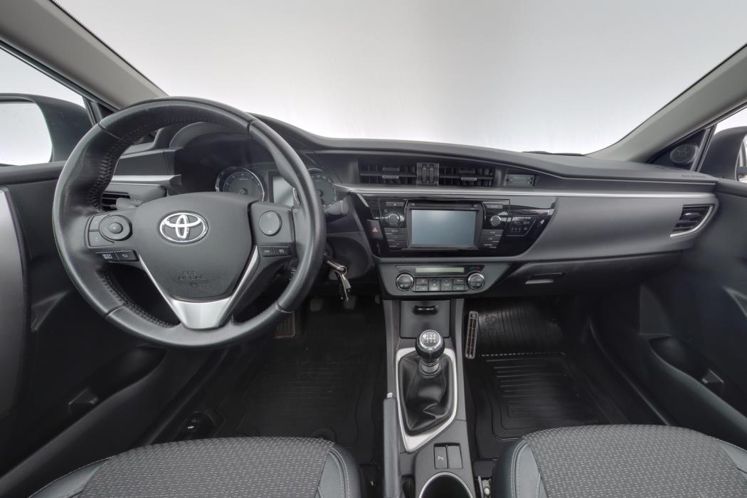 TOYOTA Corolla 2015