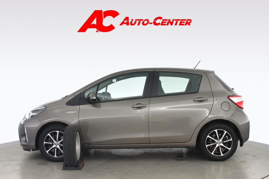 TOYOTA Yaris 2018