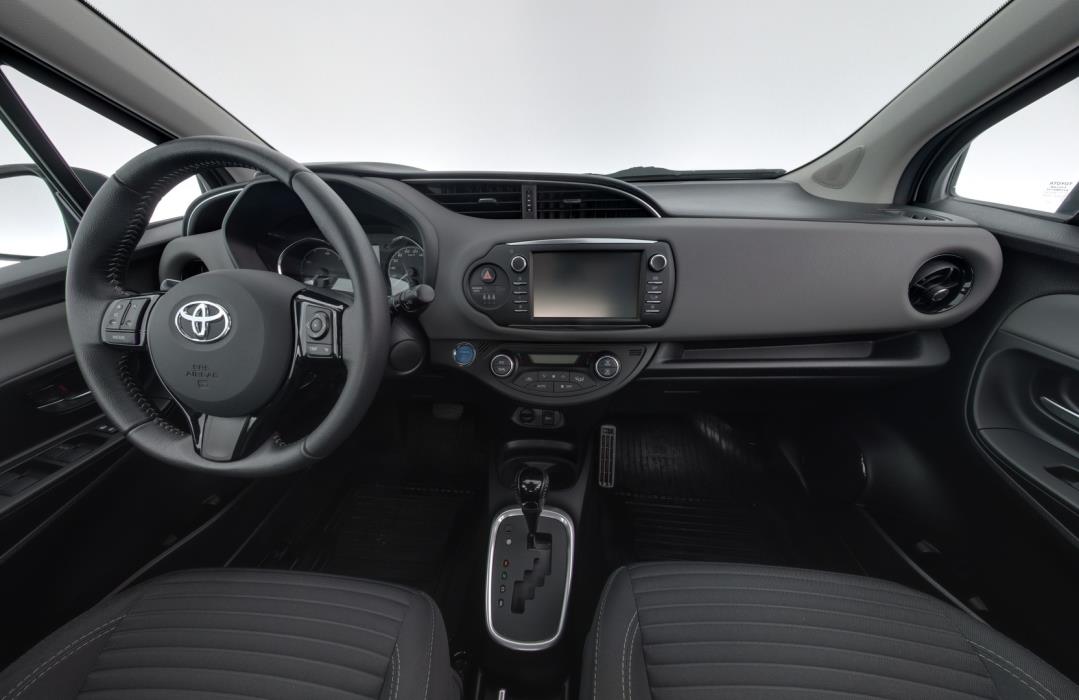 TOYOTA Yaris 2018