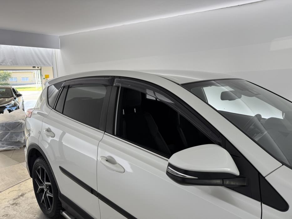 TOYOTA RAV4 2017
