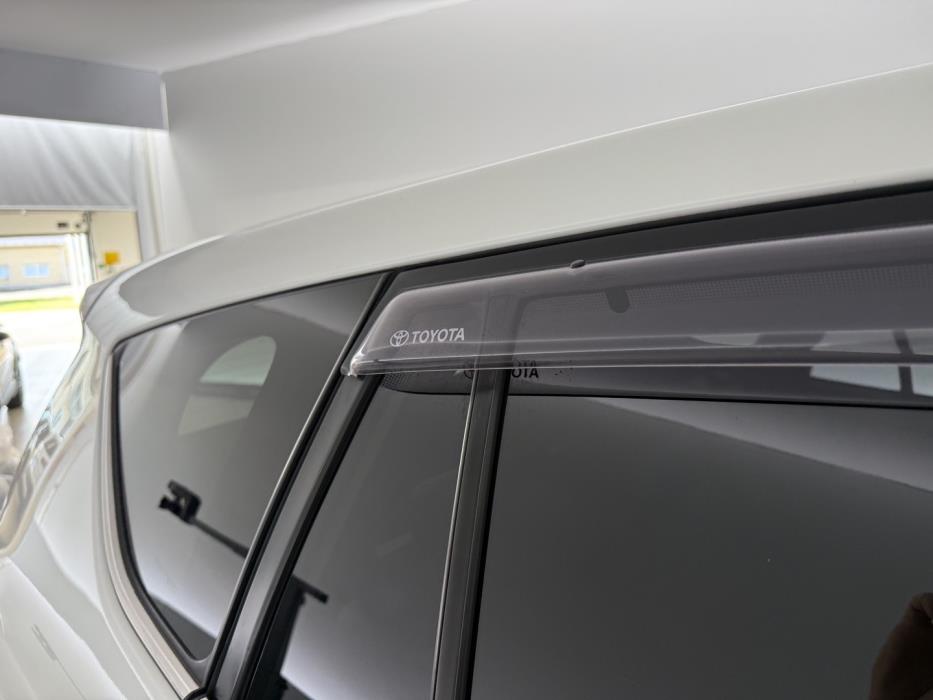 TOYOTA RAV4 2017