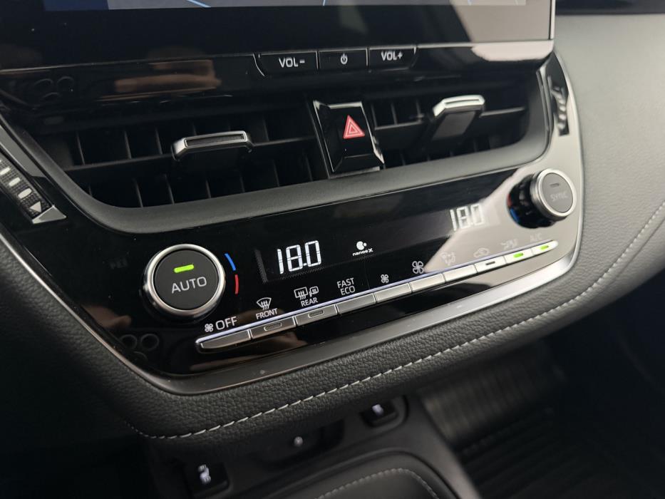 TOYOTA Corolla 2024
