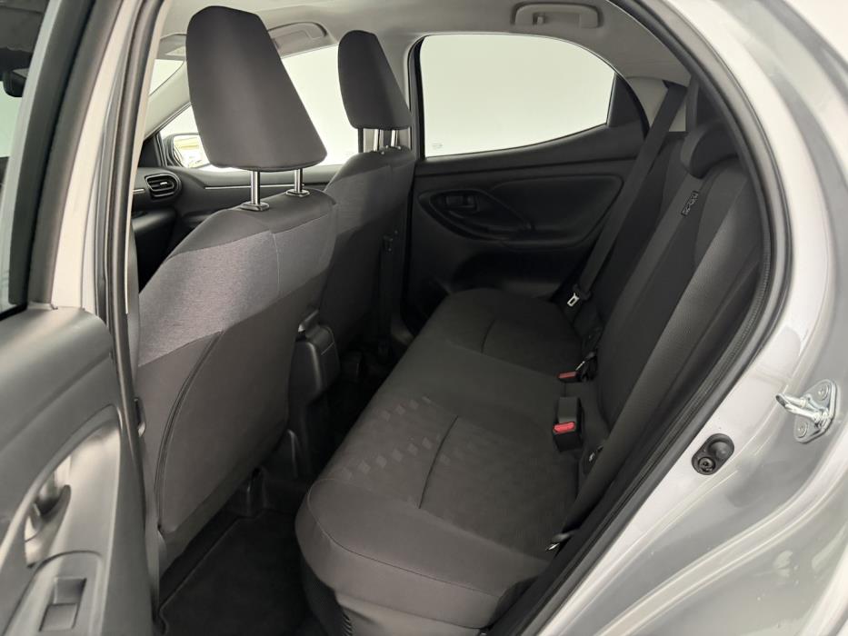 TOYOTA Yaris 2025