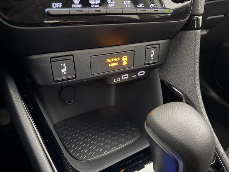 TOYOTA Yaris 2025