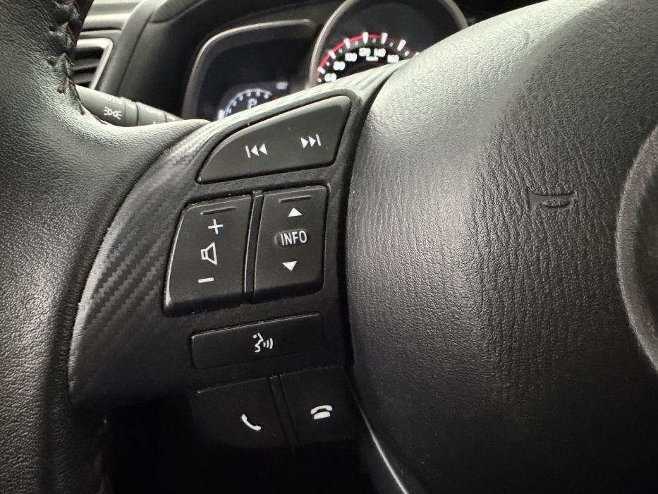 MAZDA Mazda3 2015