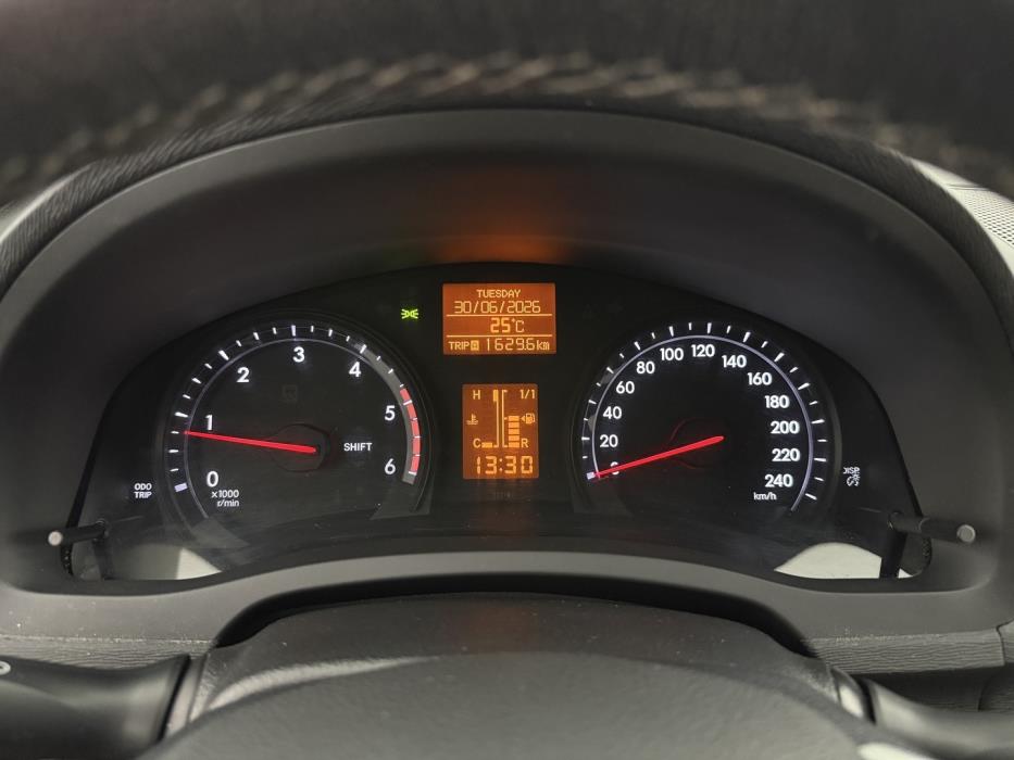TOYOTA Avensis 2014