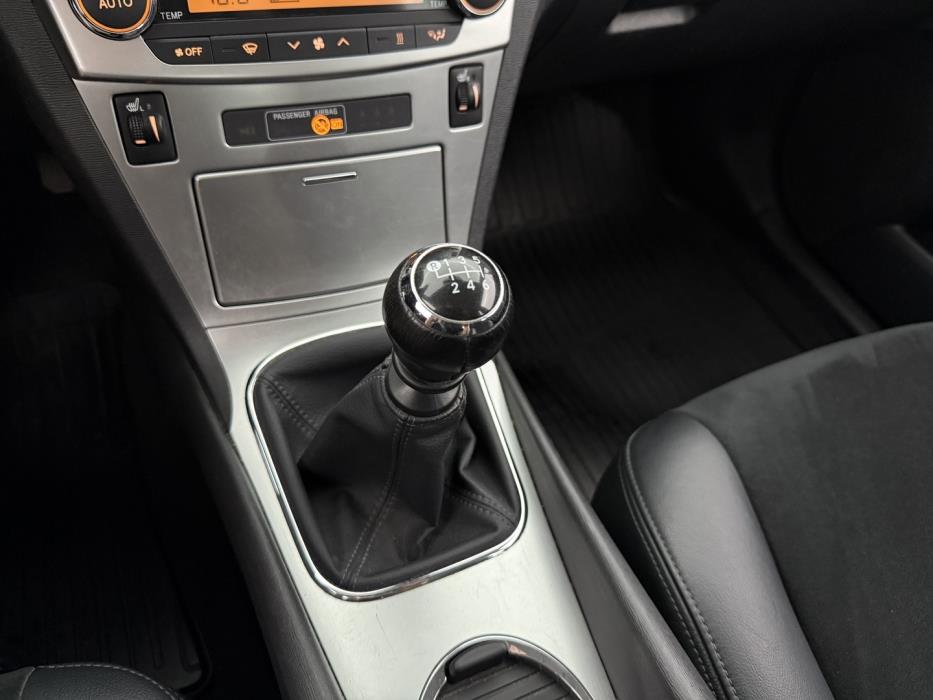 TOYOTA Avensis 2014