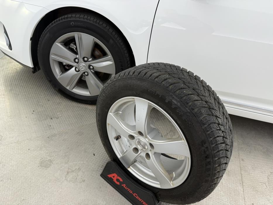TOYOTA Avensis 2014