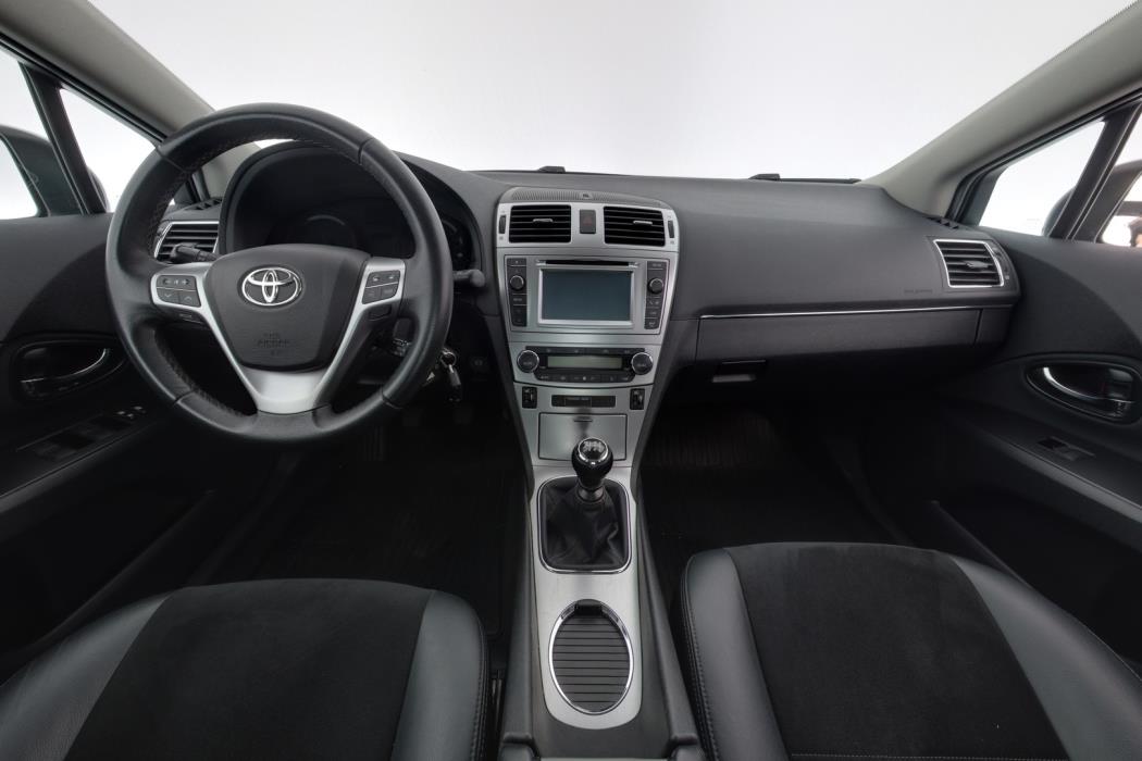 TOYOTA Avensis 2014