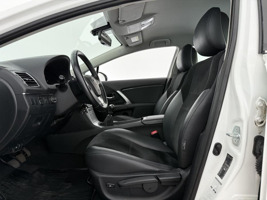 TOYOTA Avensis 2014