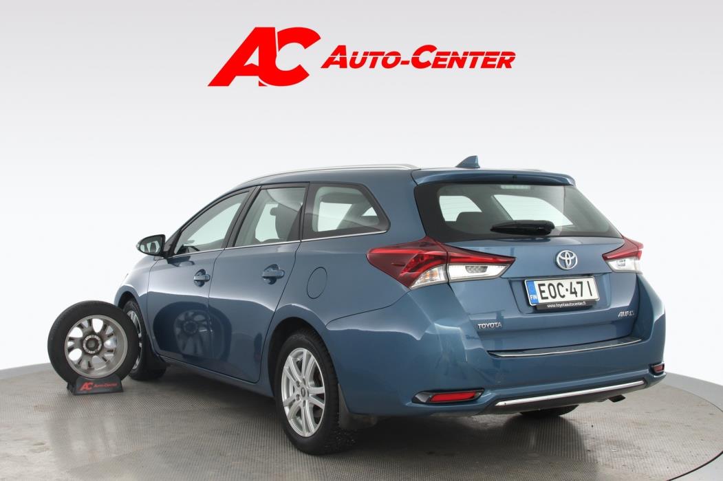 TOYOTA Auris 2016