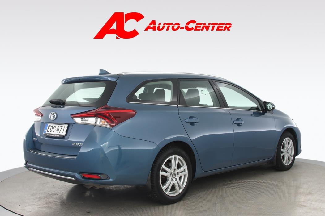 TOYOTA Auris 2016