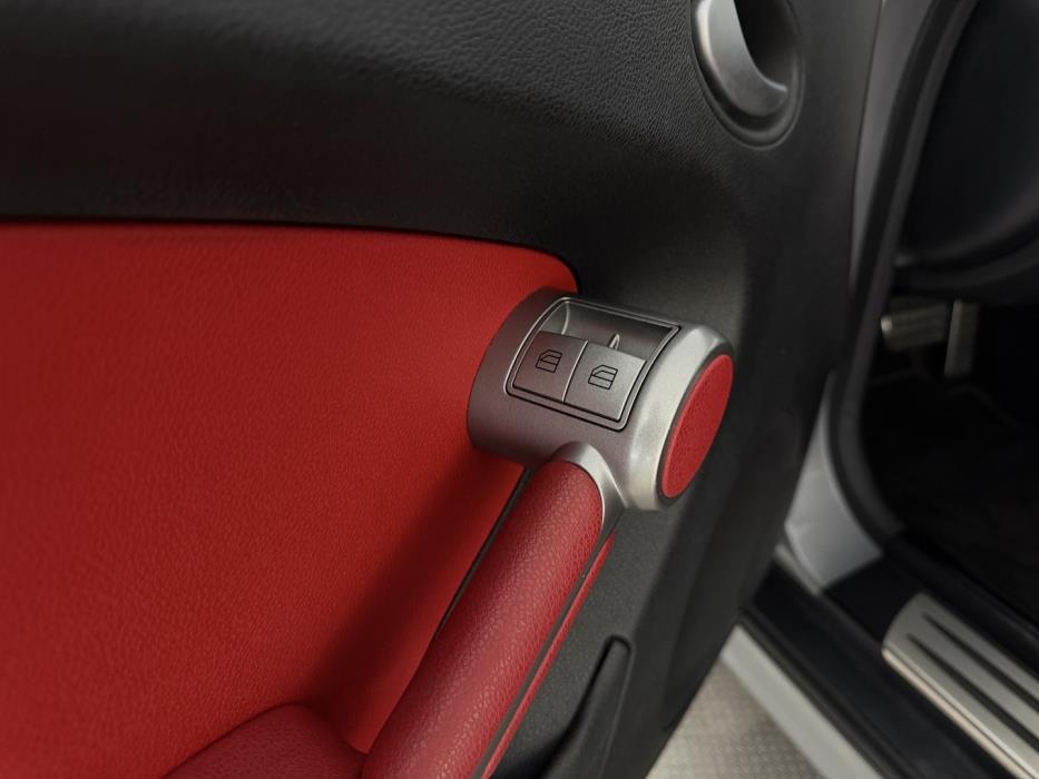 MERCEDES-BENZ SLK 2010