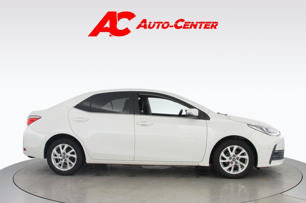 TOYOTA Corolla 2017