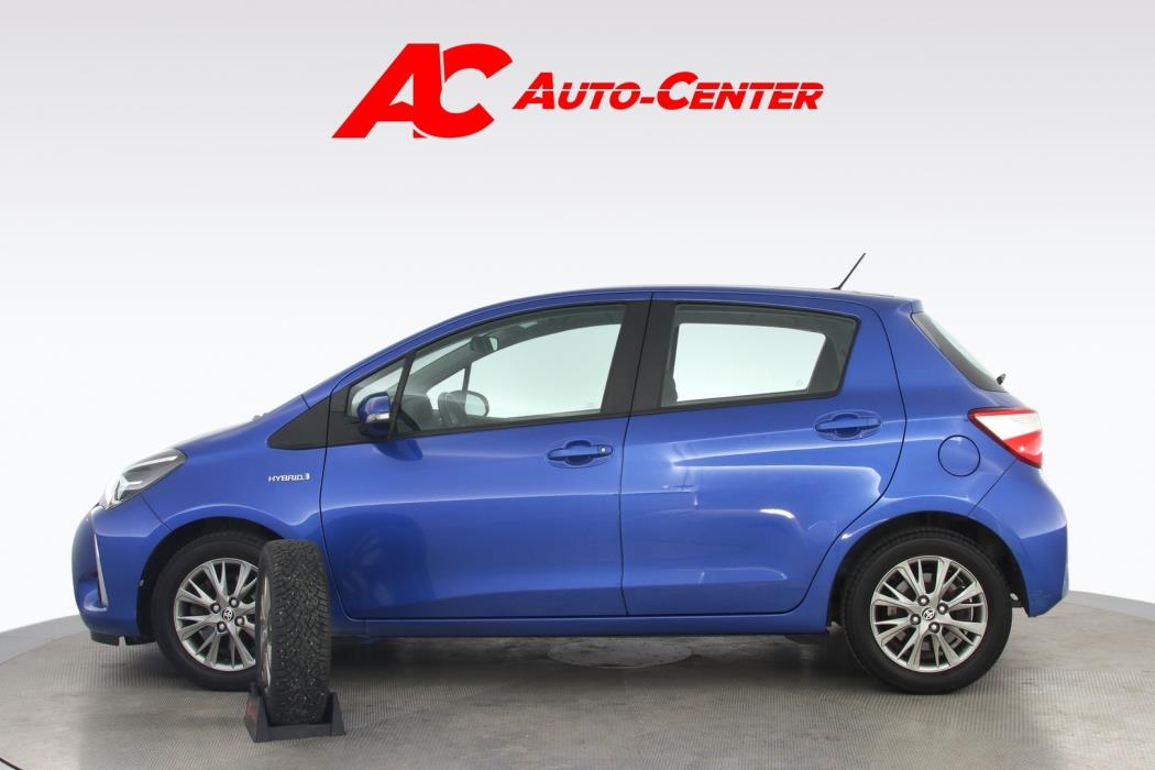 TOYOTA Yaris 2017