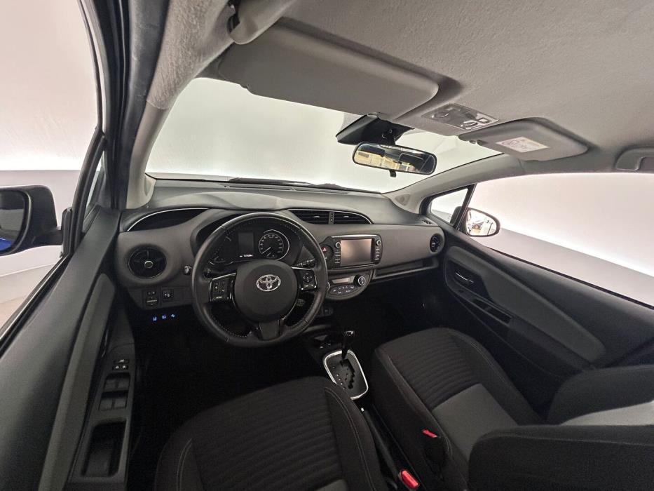 TOYOTA Yaris 2017