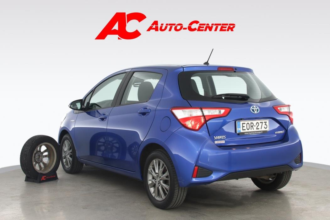 TOYOTA Yaris 2017