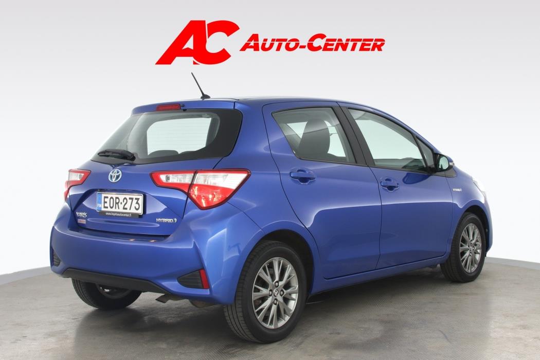TOYOTA Yaris 2017