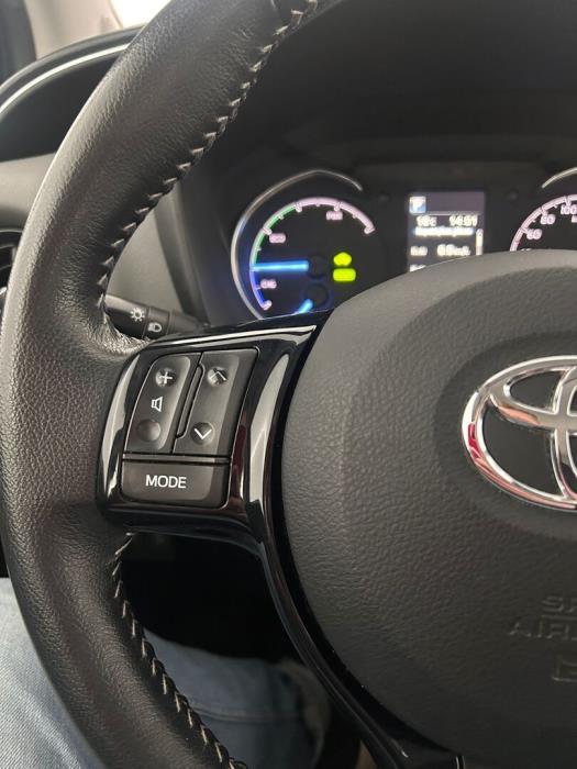 TOYOTA Yaris 2017