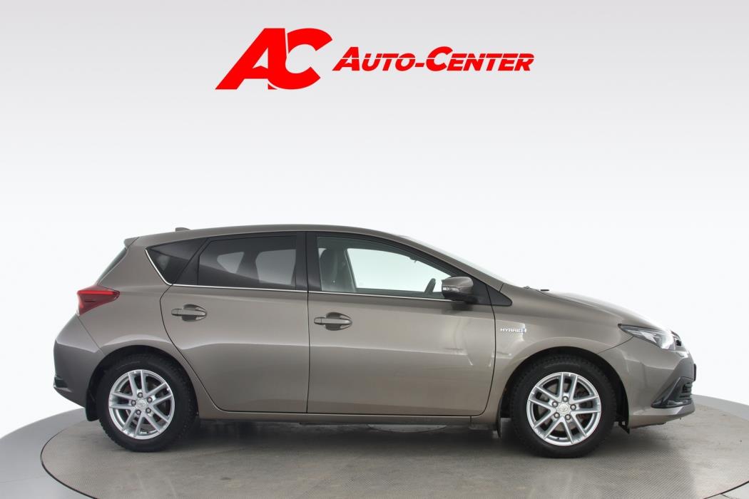 TOYOTA Auris 2018