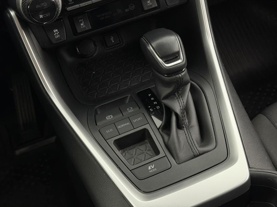 TOYOTA RAV4 2021