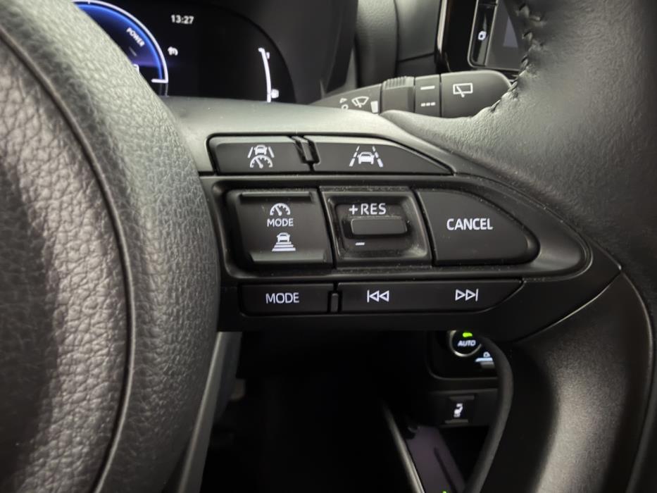 TOYOTA Yaris 2024