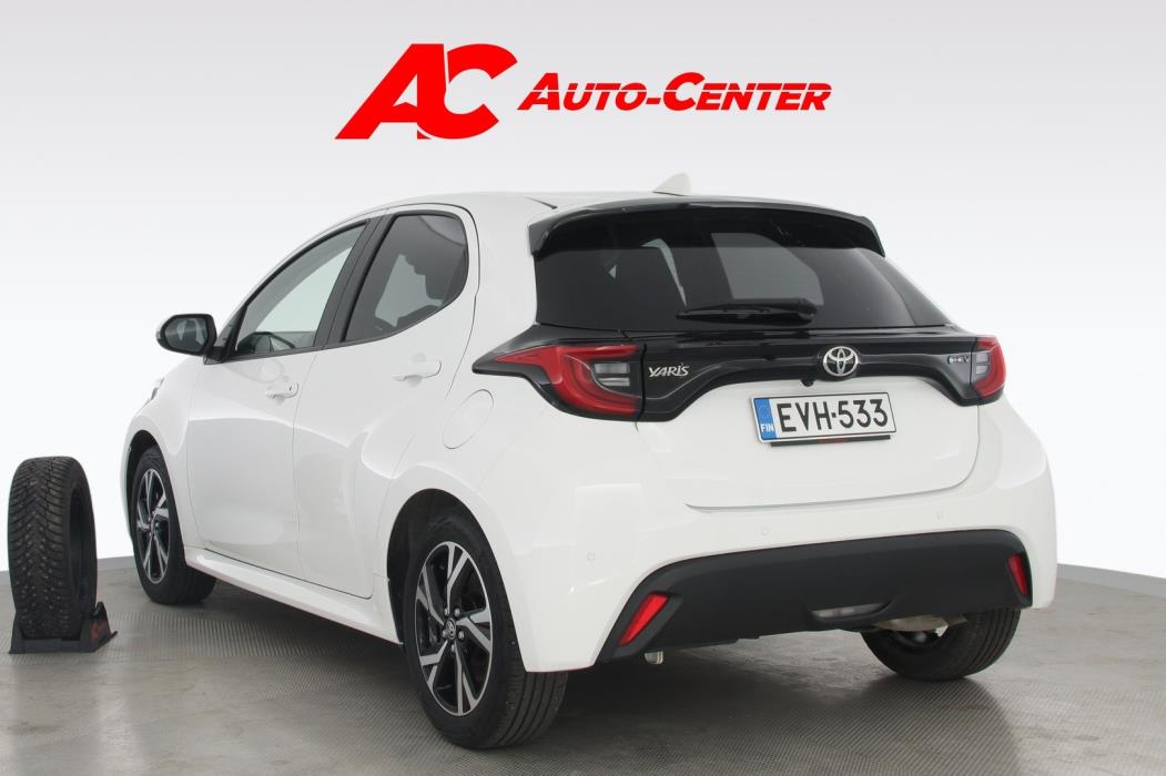 TOYOTA Yaris 2024