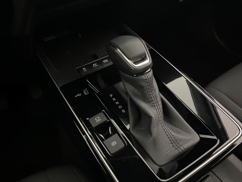 TOYOTA Corolla Cross 2025