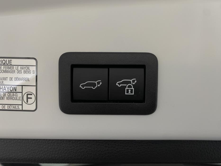 TOYOTA Corolla Cross 2025