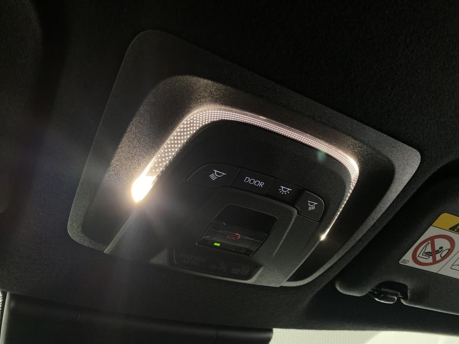 TOYOTA Corolla Cross 2025