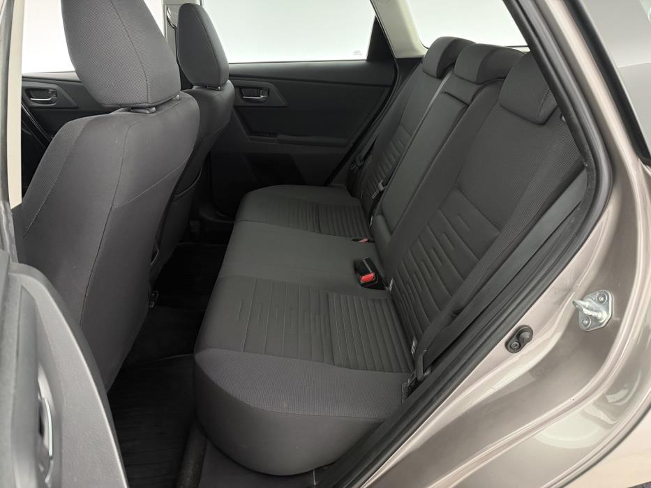 TOYOTA Auris 2015